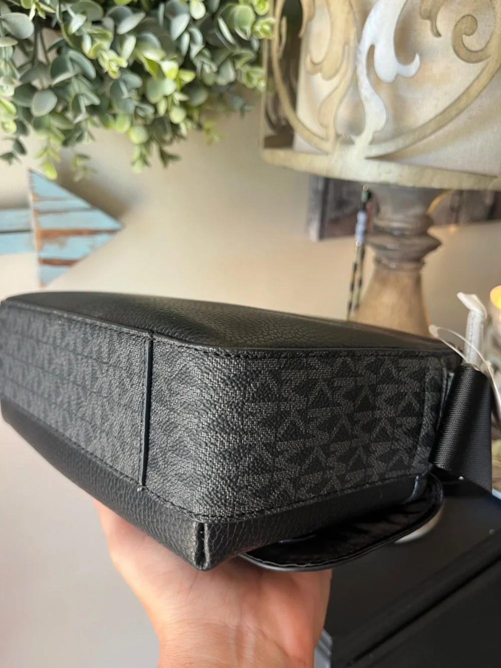 Michael Kors NWT Black Pebbled Leather Messenger Crossbody Camera Bag